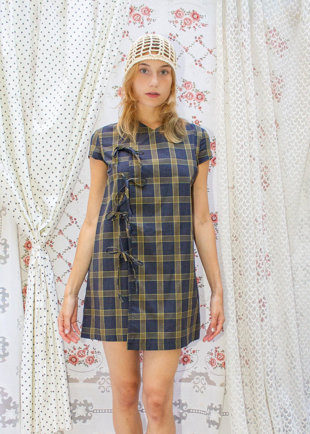 Blanket Statement Bow & Tell (S/XL)