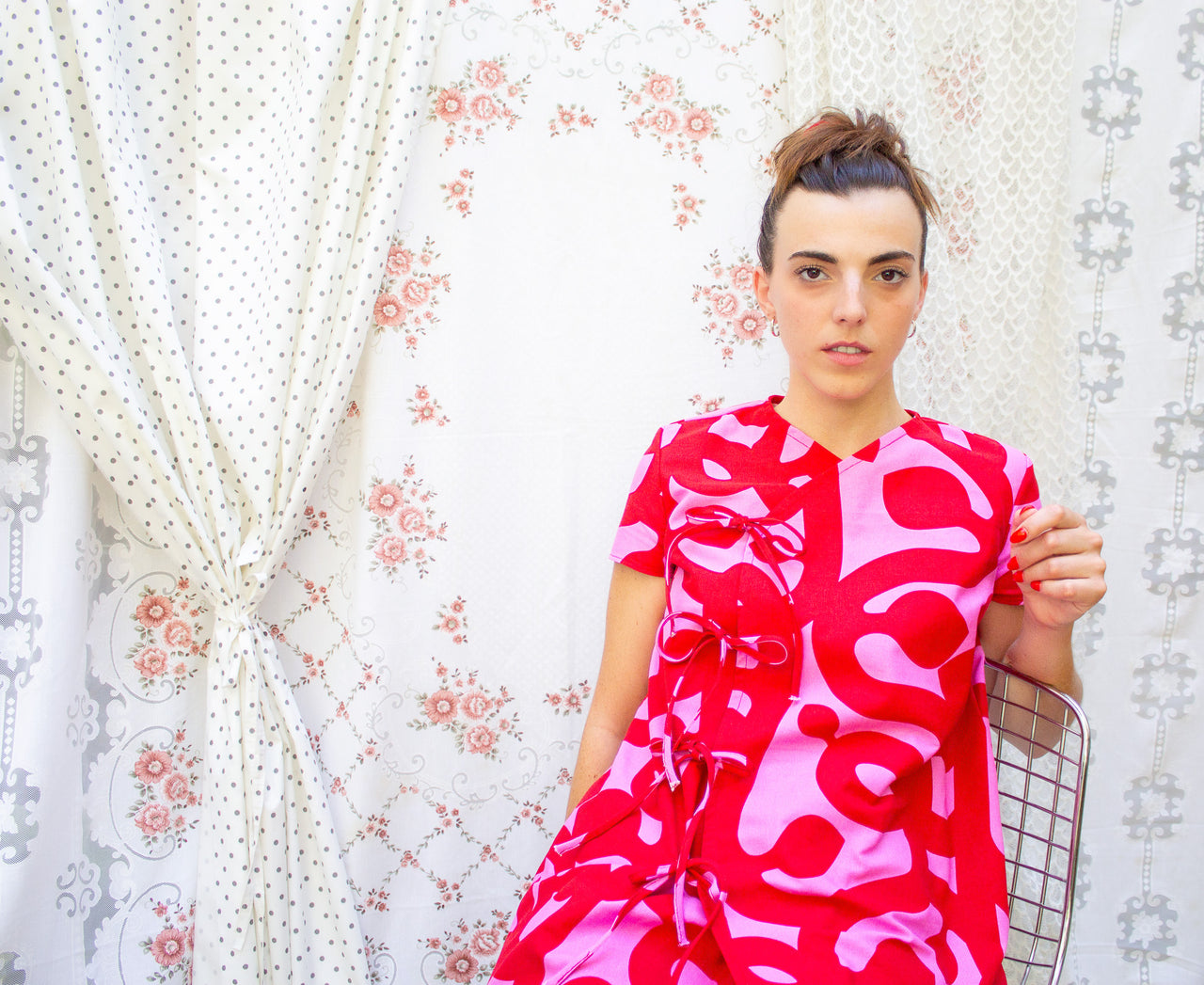 Red Red Vines Bow & Tell (M)